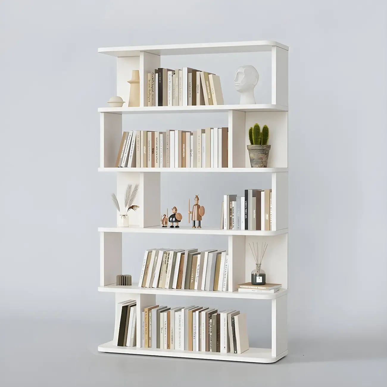 Bibliothèque moderne haute en noyer à 6 étagères et dos ouvert