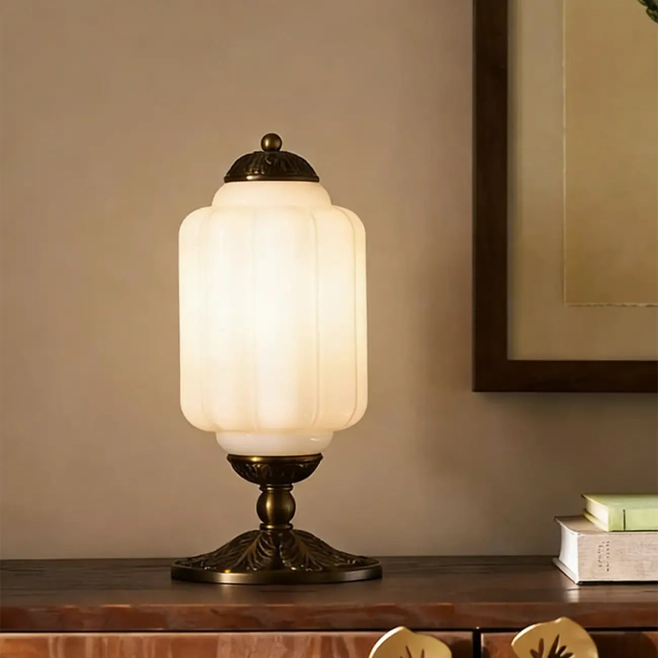 Lampe de table élégante en verre vert vintage avec pied en laiton