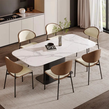Chaise de salle à manger à dossier incurvé et assise en cuir noir