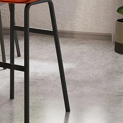 Tabouret de bar minimaliste en métal rembourré, hauteur comptoir