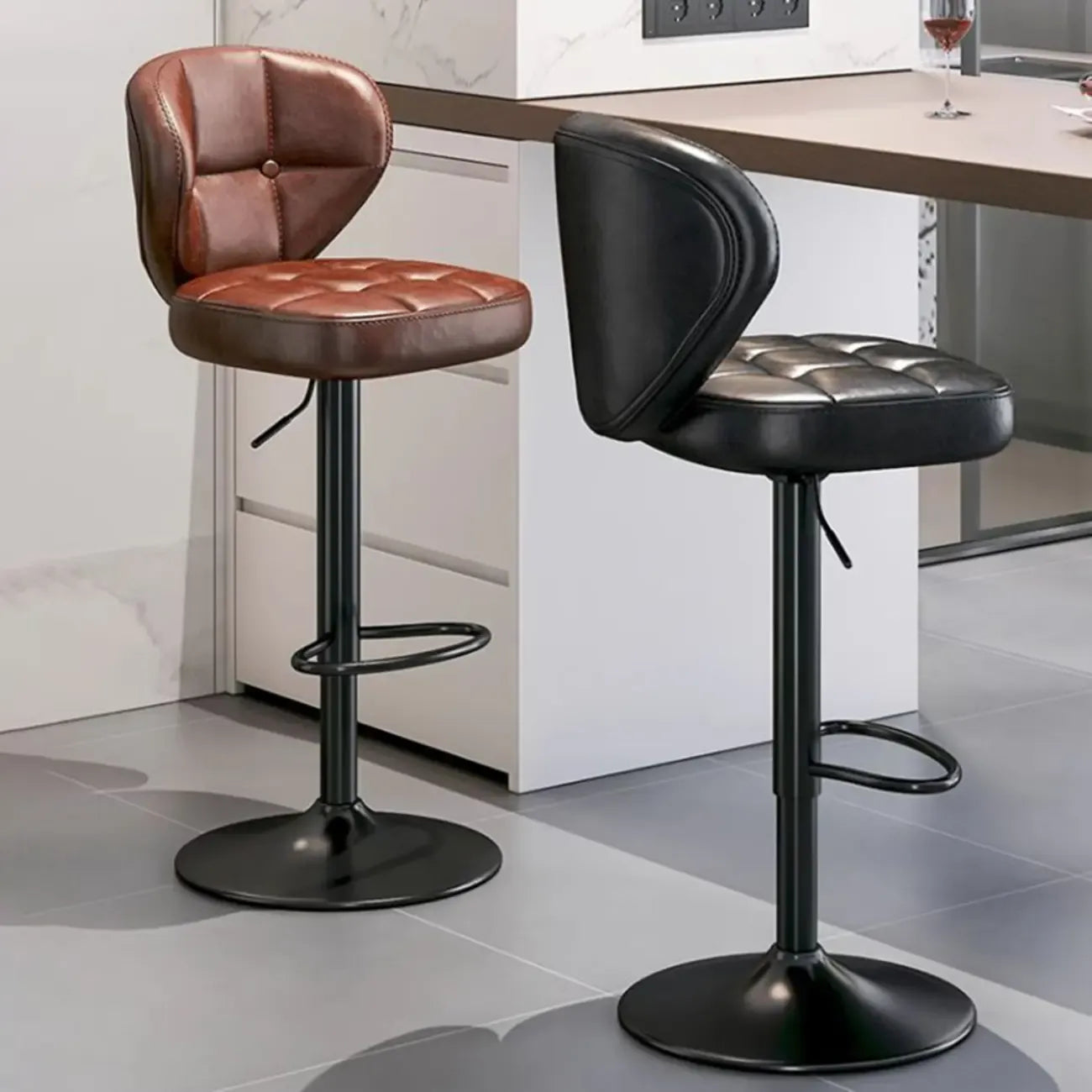 Tabourets de bar pivotants et réglables modernes carrés en similicuir capitonné