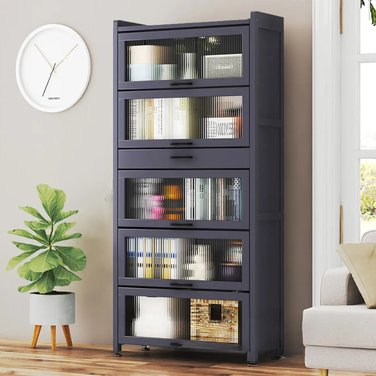 Bibliothèque de rangement étroite en bois gris à 5 niveaux avec portes