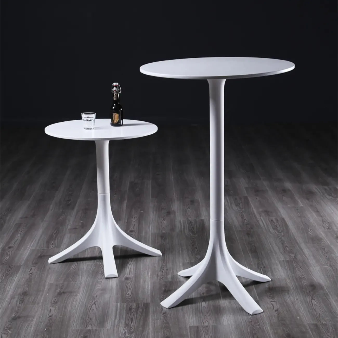 Tables de bar rondes blanches à plateau fixe en synthétique tendance