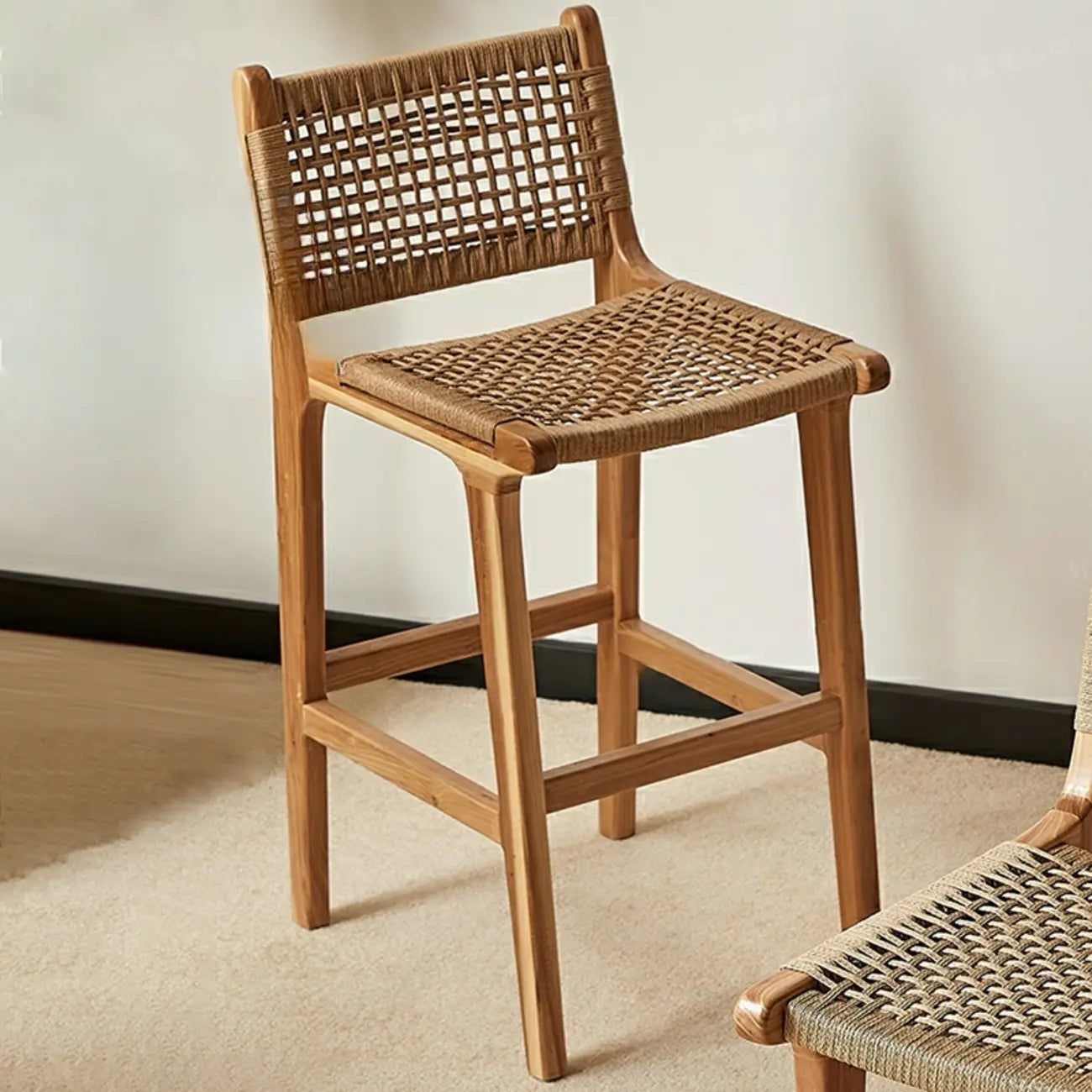 Tabouret de bar scandinave en bois et rotin