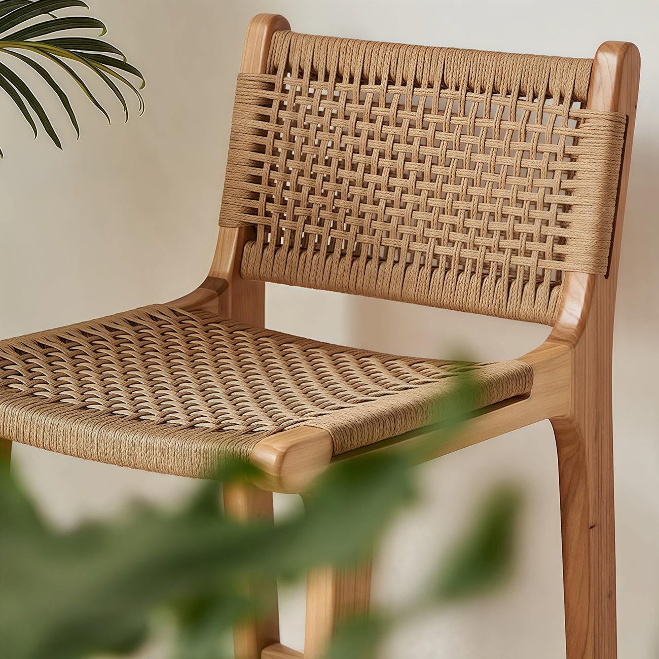 Tabouret de bar scandinave en bois et rotin