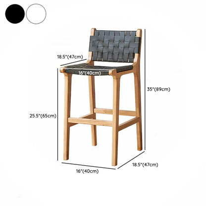 Tabouret de bar scandinave en bois et rotin