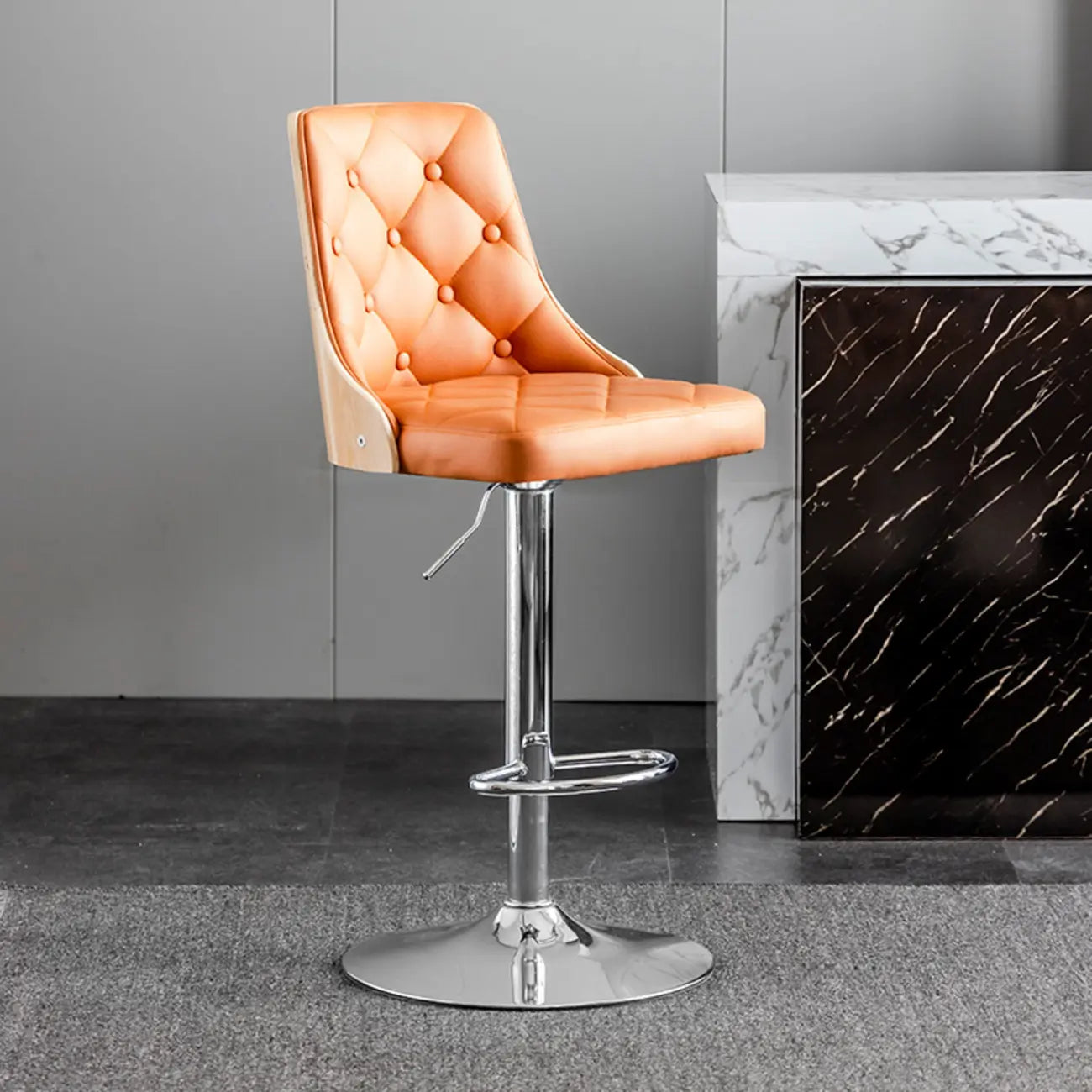 Tabouret de bar moderne réglable en cuir capitonné avec dossier haut