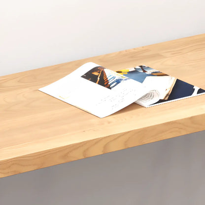 Tables de bar fixes en bois finition naturelle glamour