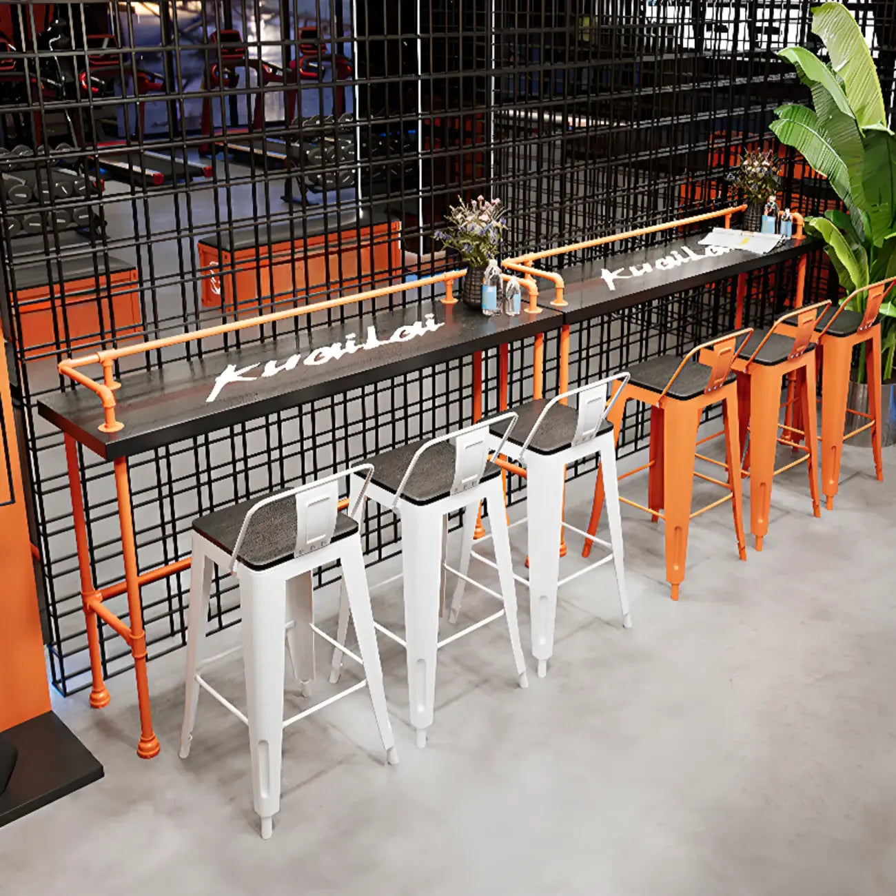 Tables de bar industrielles avec plateau en bois dur noir et structure orange