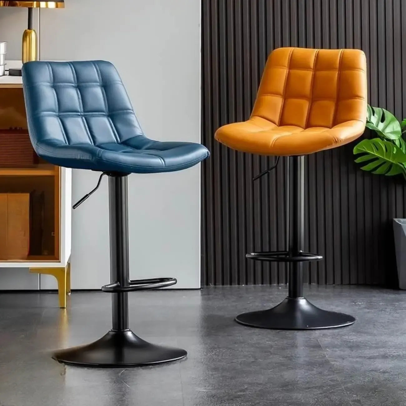 Tabourets de bar pivotants et réglables en similicuir glamour