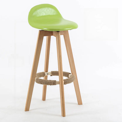 Tabouret de bar au design scandinave en bois et assise moelleuse, confortable
