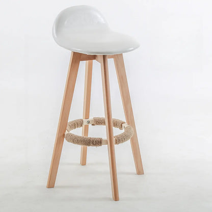 Tabouret de bar au design scandinave en bois et assise moelleuse, confortable
