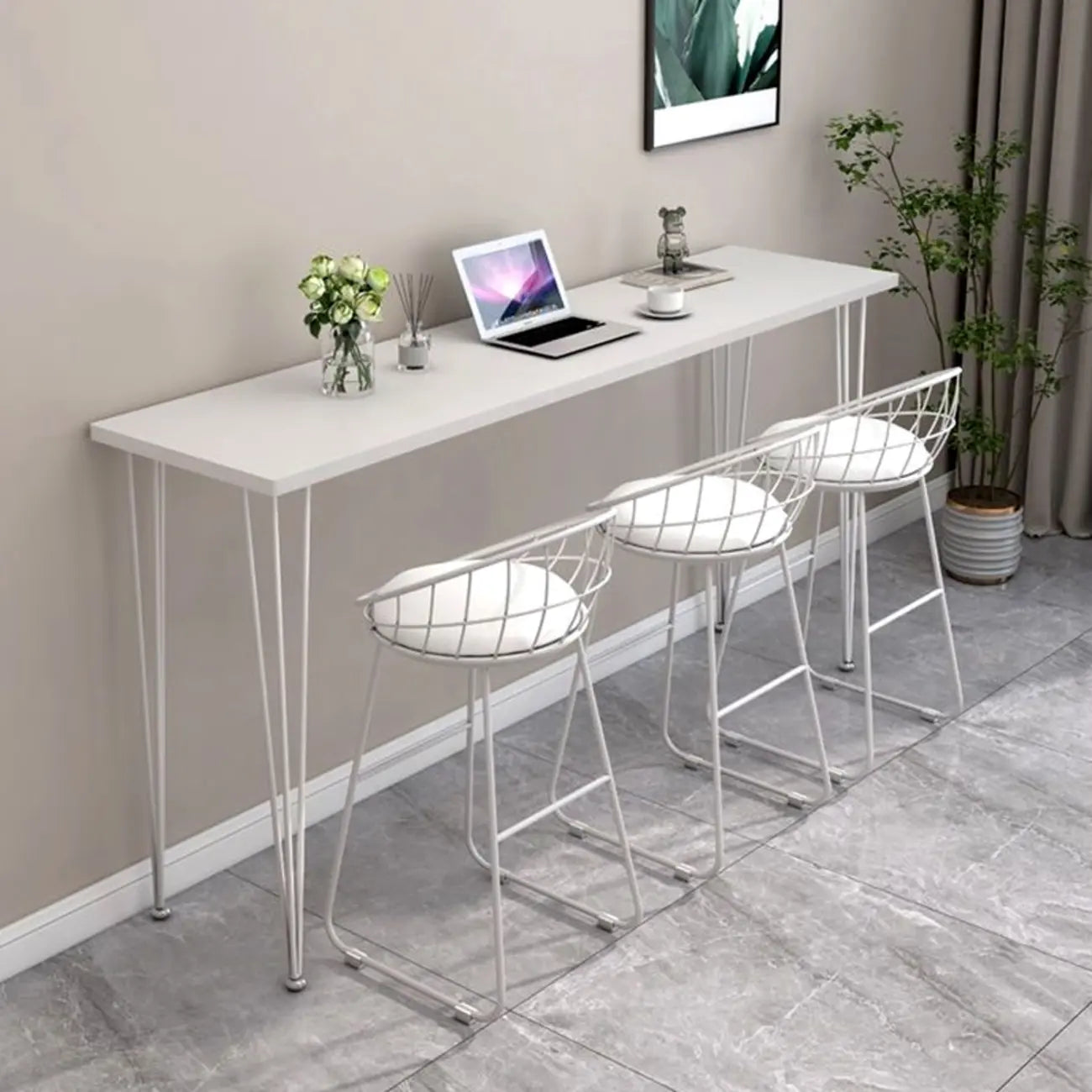 Tables de bar modernes en bois blanc au design minimaliste