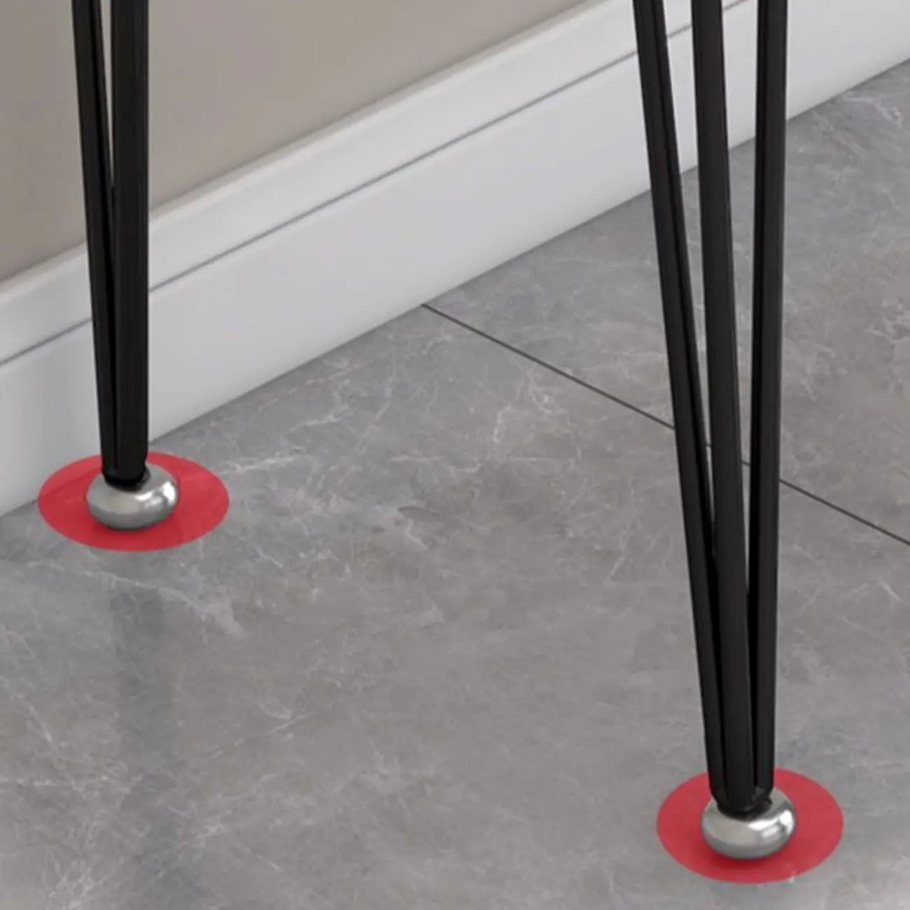 Tables de bar modernes en bois blanc au design minimaliste