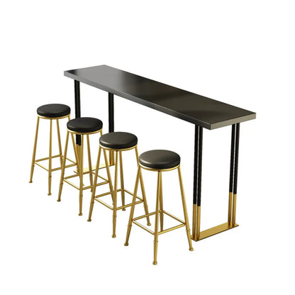 Table de bar élégante avec plateau en bois et piètement en métal pour la cuisine