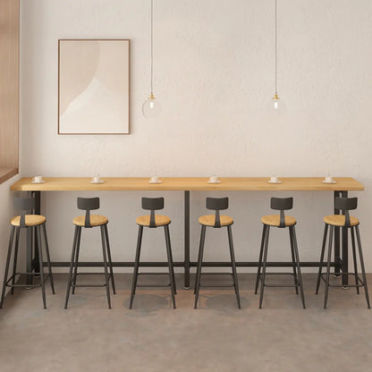 Tables de bar fixes en bois naturel avec repose-pieds