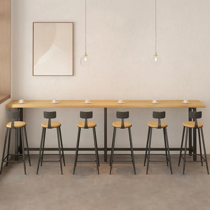 Tables de bar fixes en bois naturel avec repose-pieds