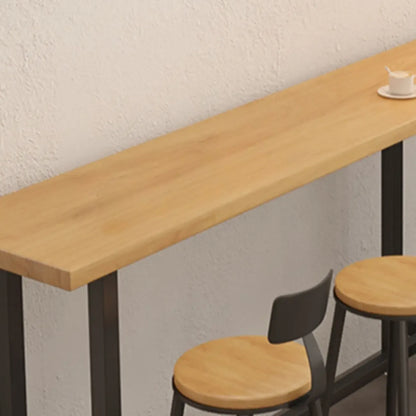 Tables de bar fixes en bois naturel avec repose-pieds