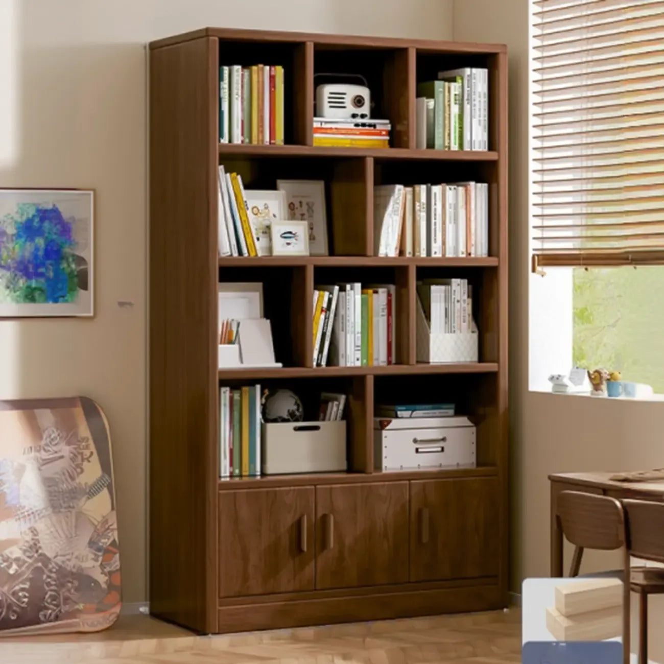 Bibliothèque de rangement scandinave haute en bois à plusieurs étagères