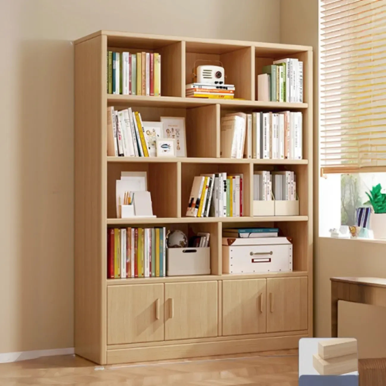 Bibliothèque de rangement scandinave haute en bois à plusieurs étagères