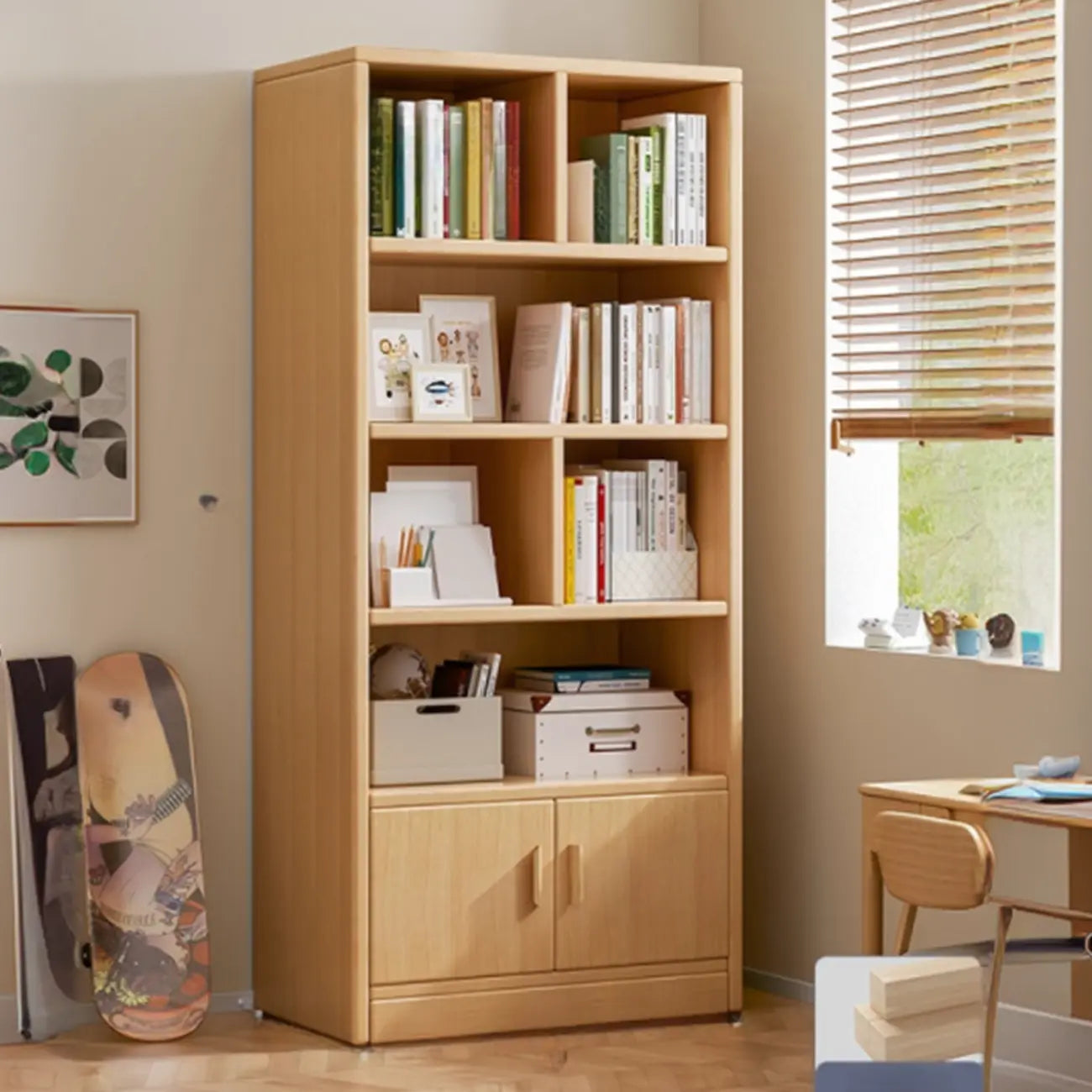 Bibliothèque de rangement scandinave haute en bois à plusieurs étagères