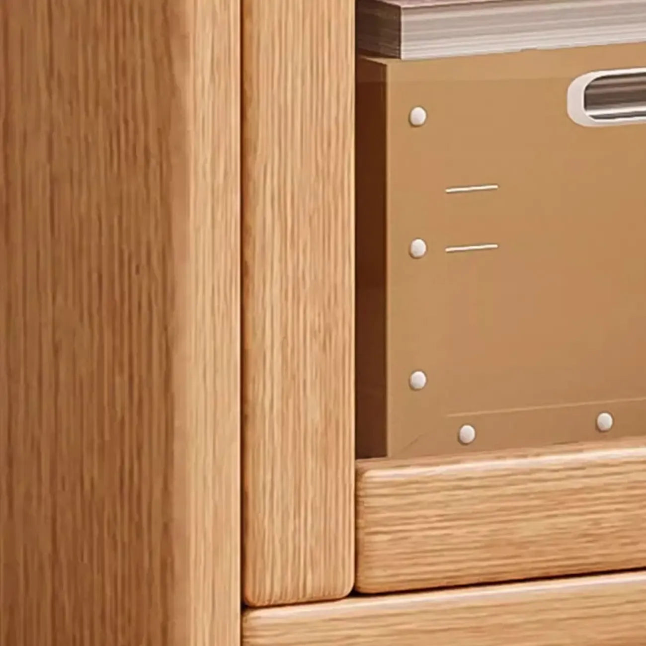 Bibliothèque de bureau rectangulaire en bois et verre avec porte fermée