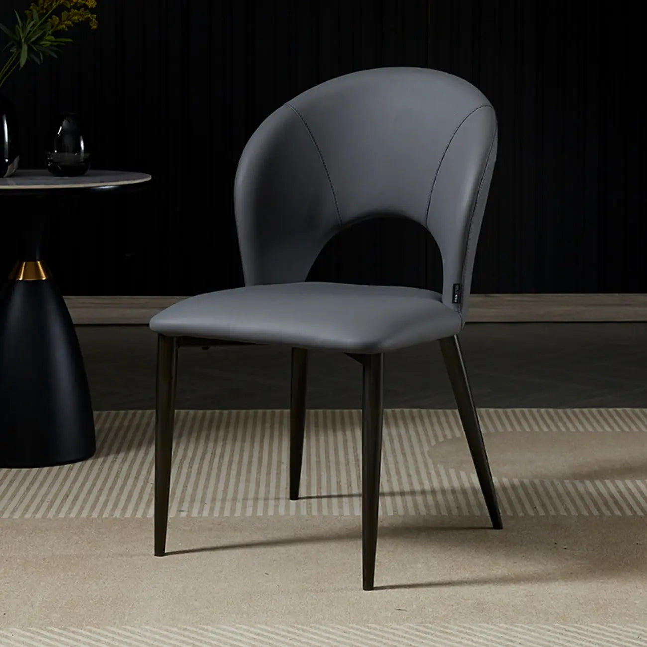 Chaises de salle à manger de style Mid-Century Modern, dossier incurvé, revêtement en similicuir