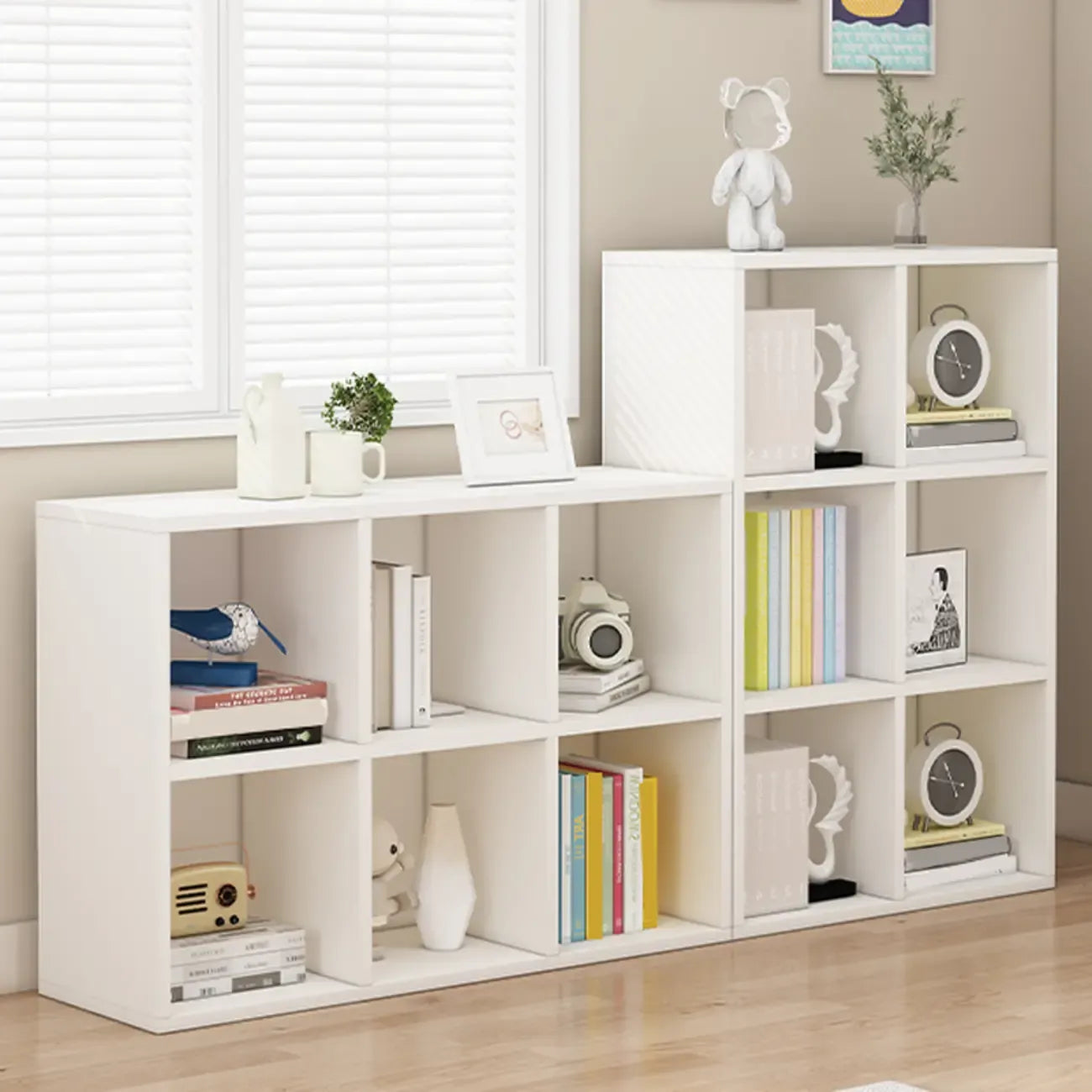 Bibliothèque basse minimaliste en bois blanc/finition naturelle