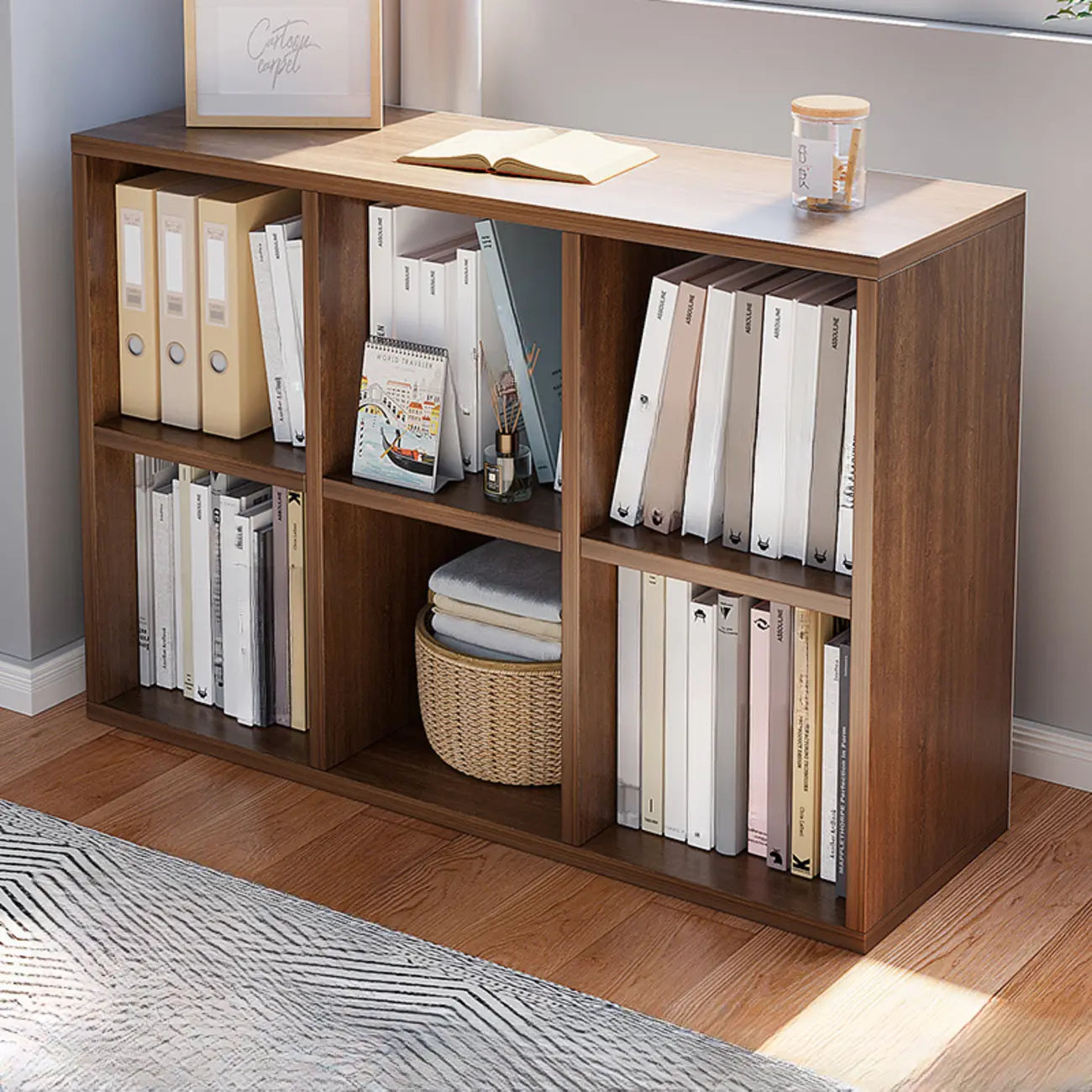 Bibliothèque horizontale cubique en bois blanc décontracté