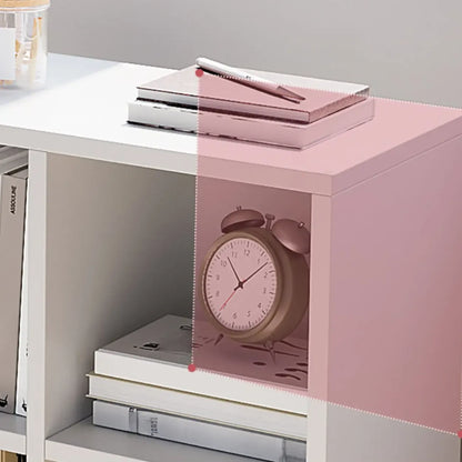 Bibliothèque horizontale cubique en bois blanc décontracté