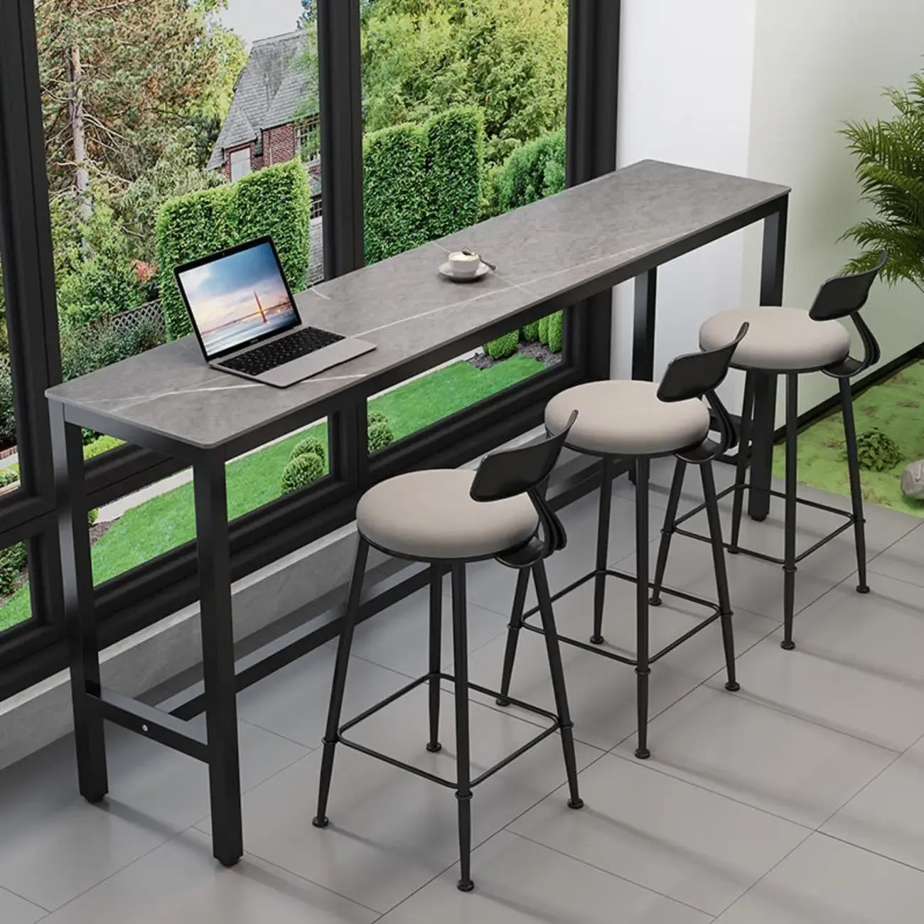 Tables de bar modernes avec plateau en pierre gris tourterelle et repose-pieds en acier