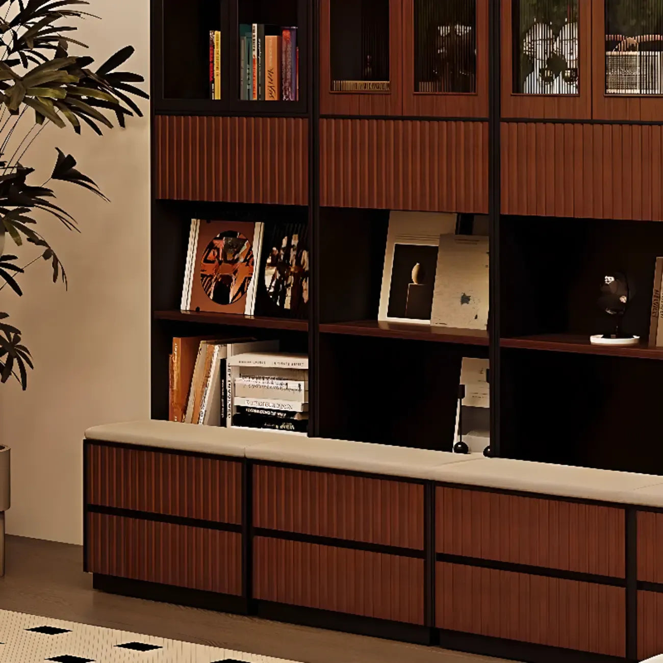 Bibliothèque haute de style campagnard français en bois avec banc rembourré