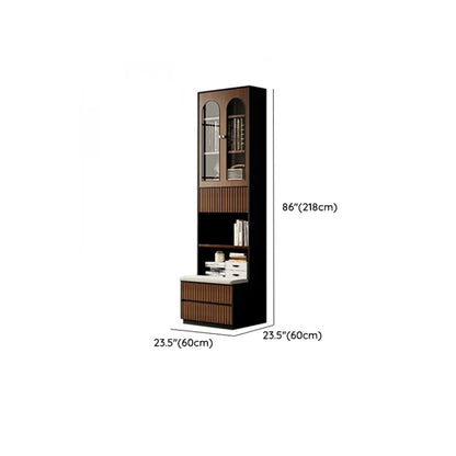 Bibliothèque haute de style campagnard français en bois avec banc rembourré