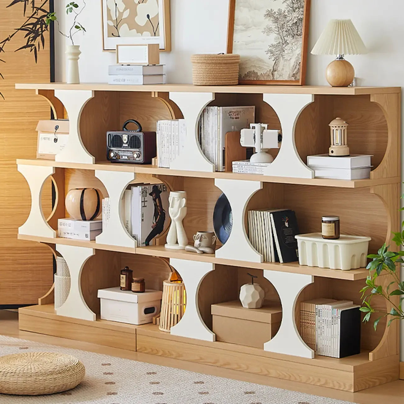 Vitrine moderne Cubitac en bois avec étagères