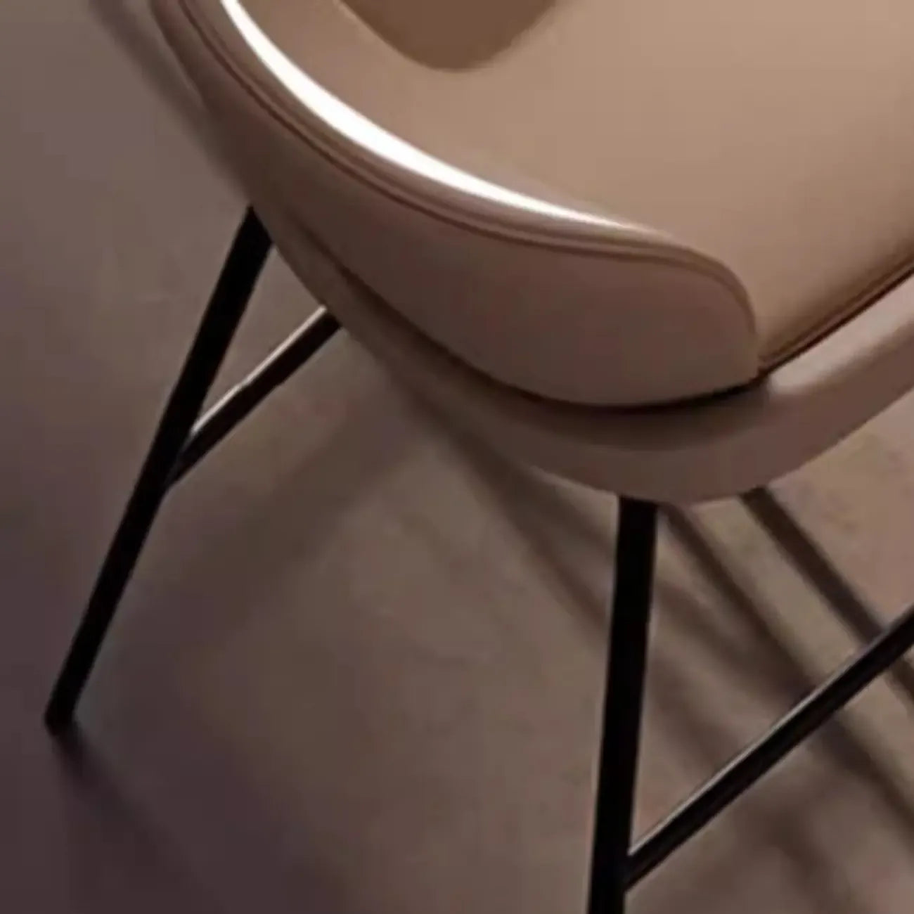 Tabourets de bar de comptoir en cuir à quatre pieds avec seau à café