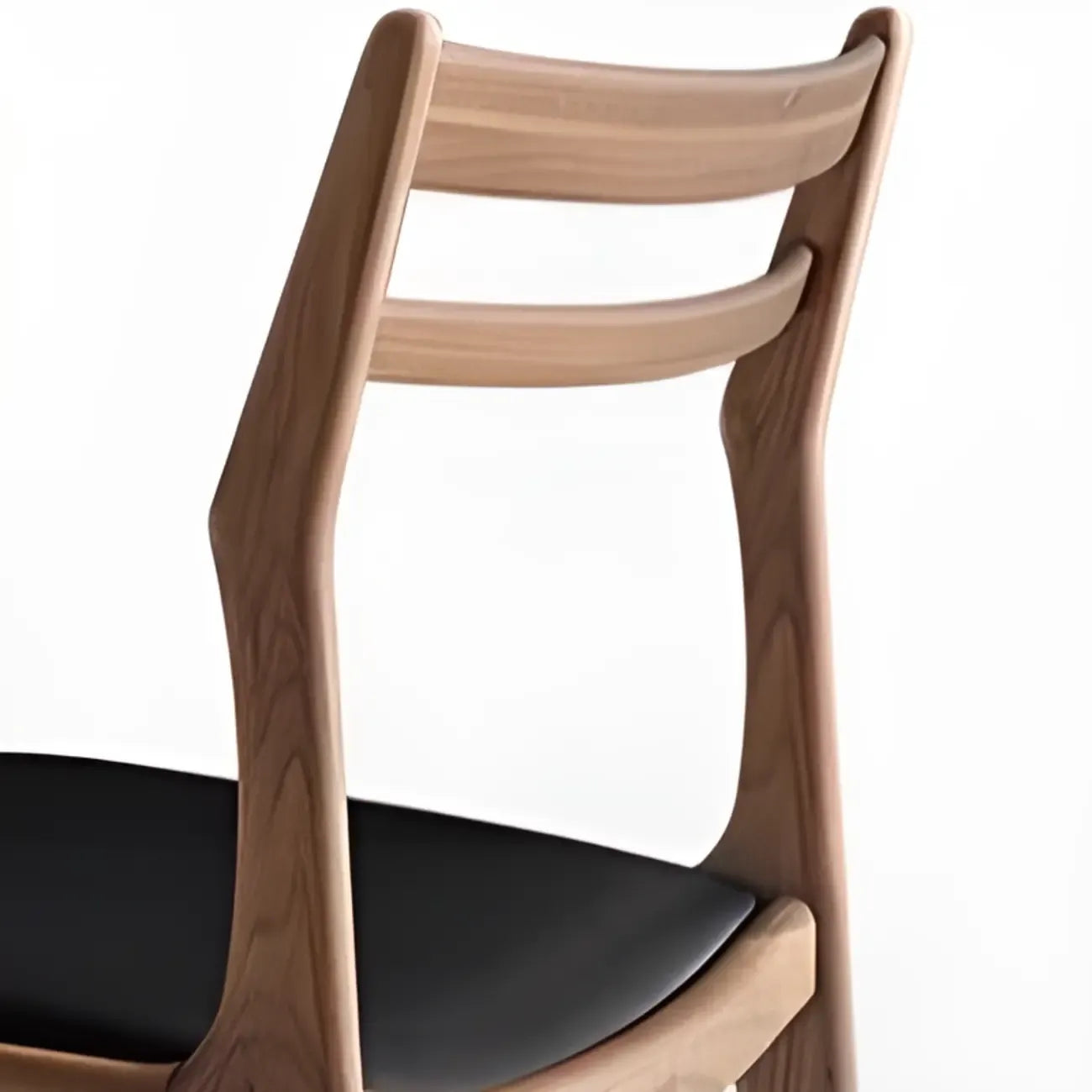 Chaise de salle à manger moderne en bois avec dossier à échelle rembourré
