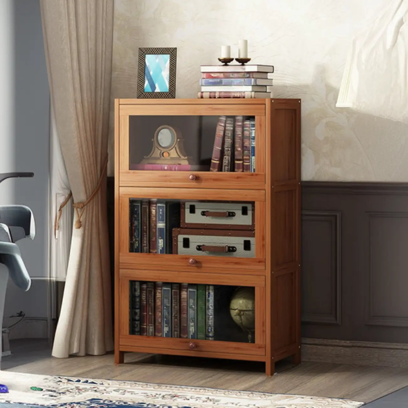 Organiseur à dos fermé en bois de noyer avec portes en verre