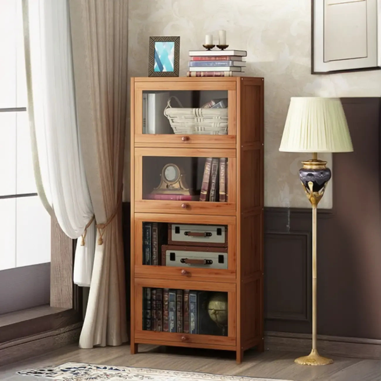 Organiseur à dos fermé en bois de noyer avec portes en verre