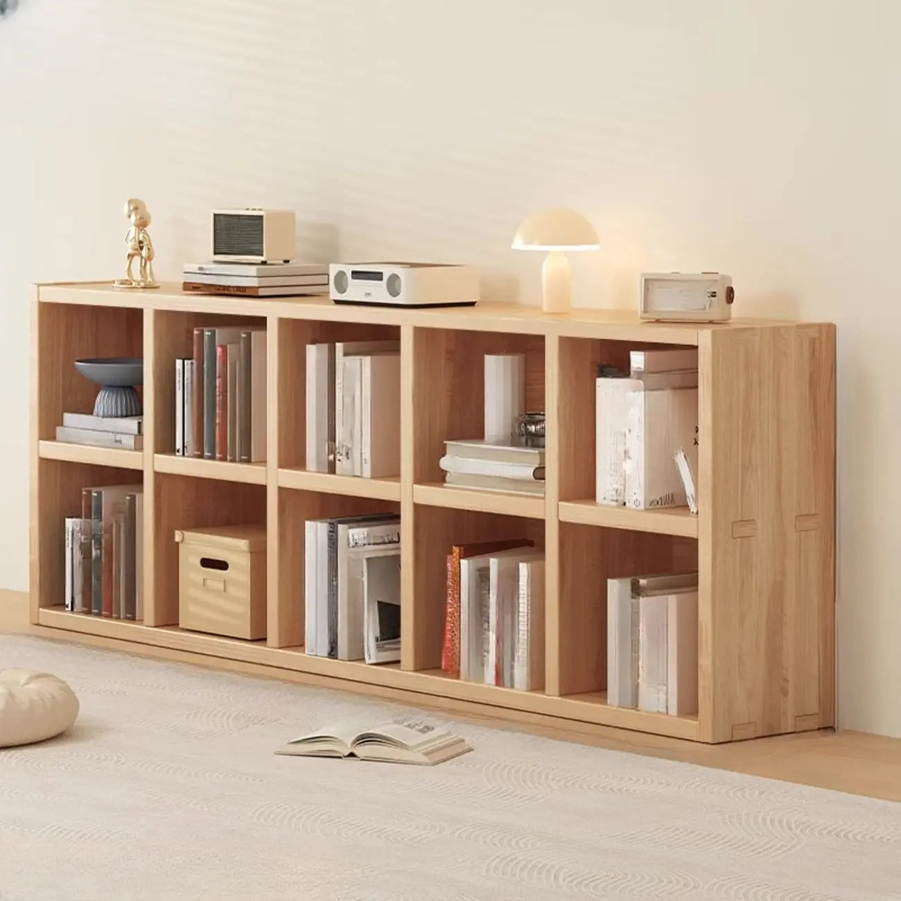 Bibliothèque horizontale en bois naturel avec étagère cubique