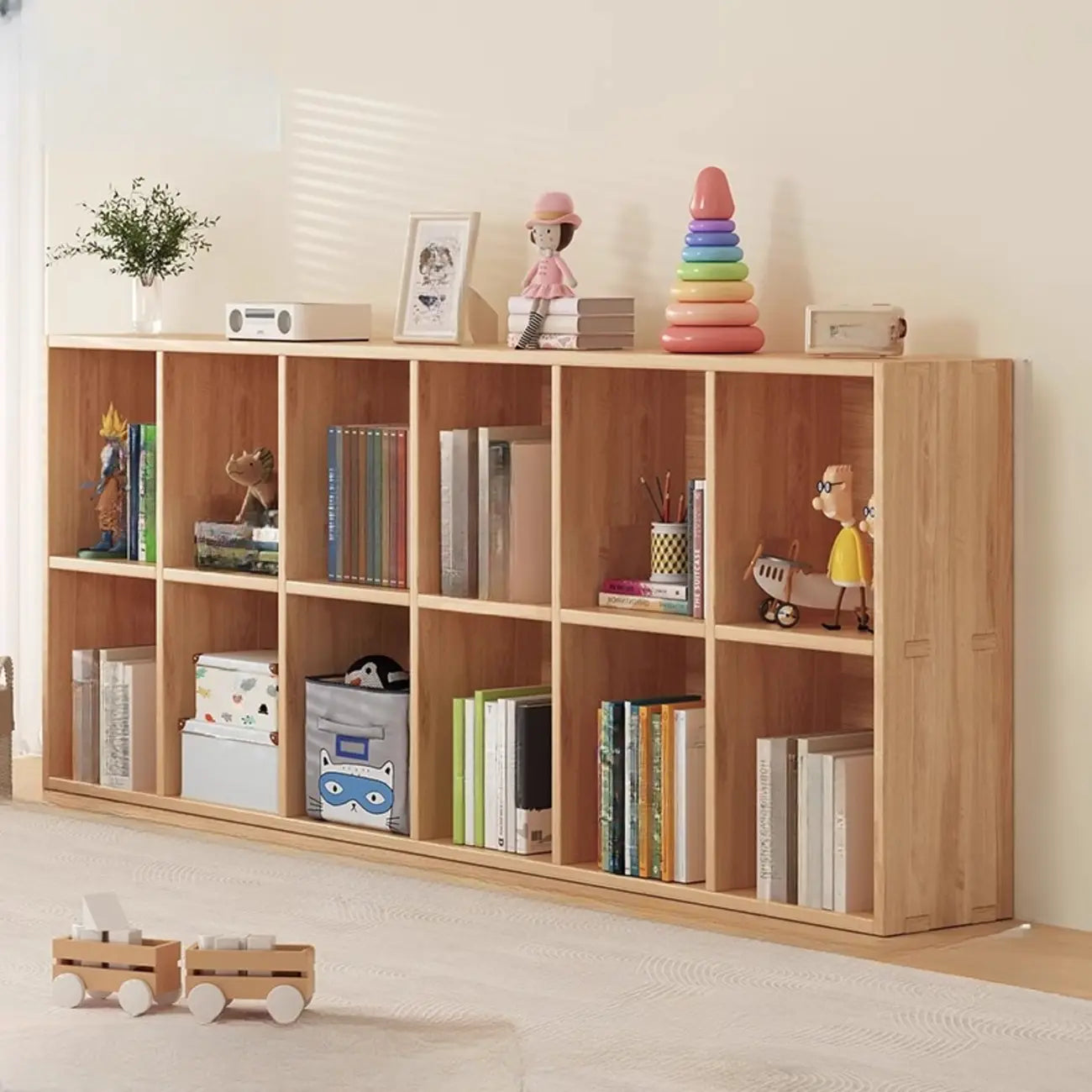 Bibliothèque horizontale en bois naturel avec étagère cubique