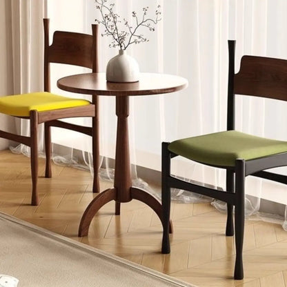 Chaise de salle à manger minimaliste vintage avec cadre en bois et revêtement rembourré