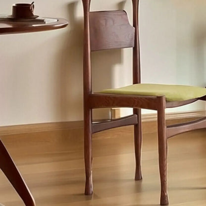 Chaise de salle à manger minimaliste vintage avec cadre en bois et revêtement rembourré