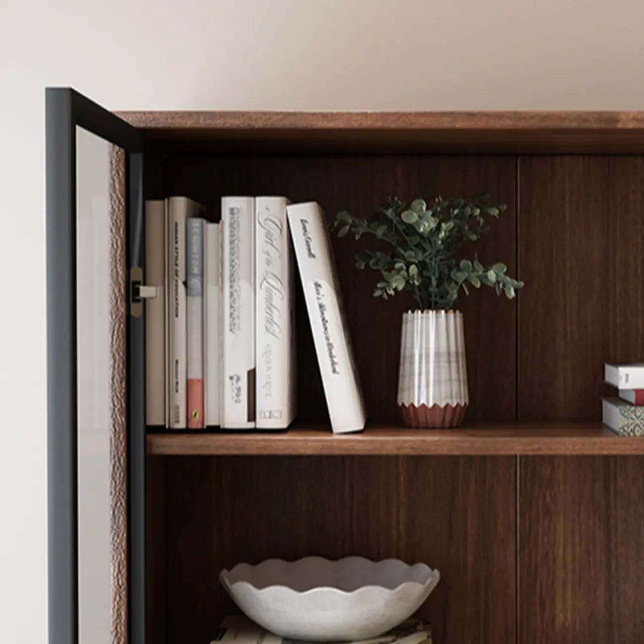 Bibliothèque traditionnelle en bois de noyer brun avec tiroirs