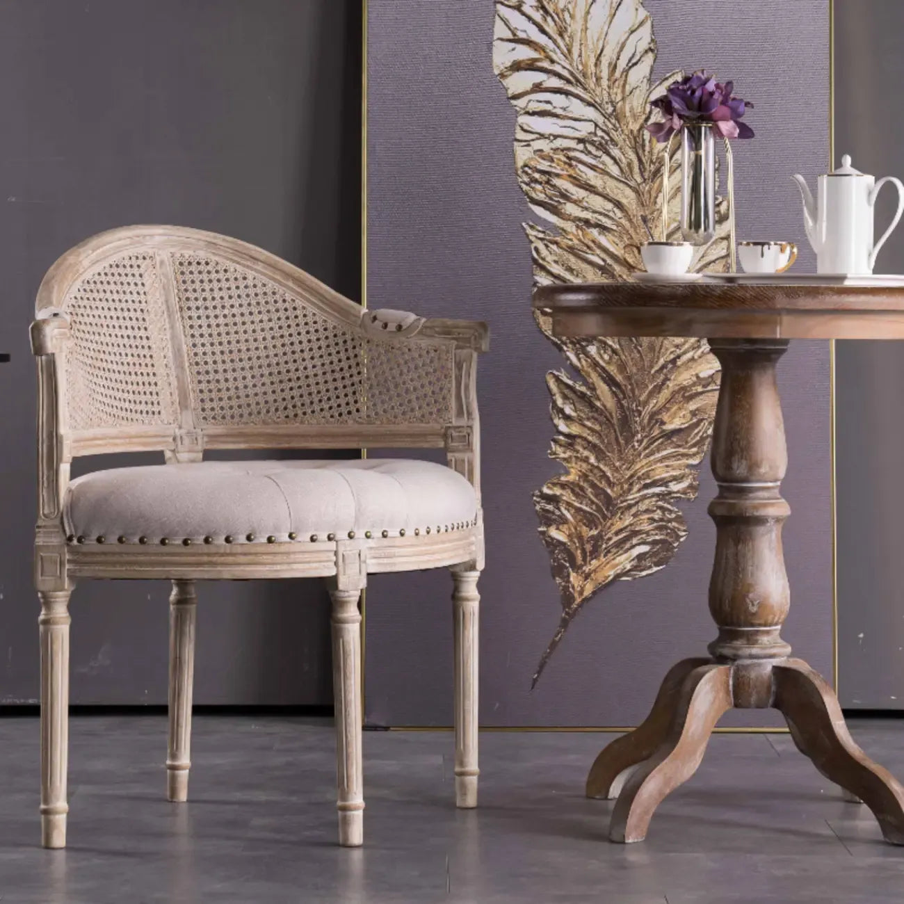 Chaise de salle à manger rustique en bois recouvert de rotin et de tissu