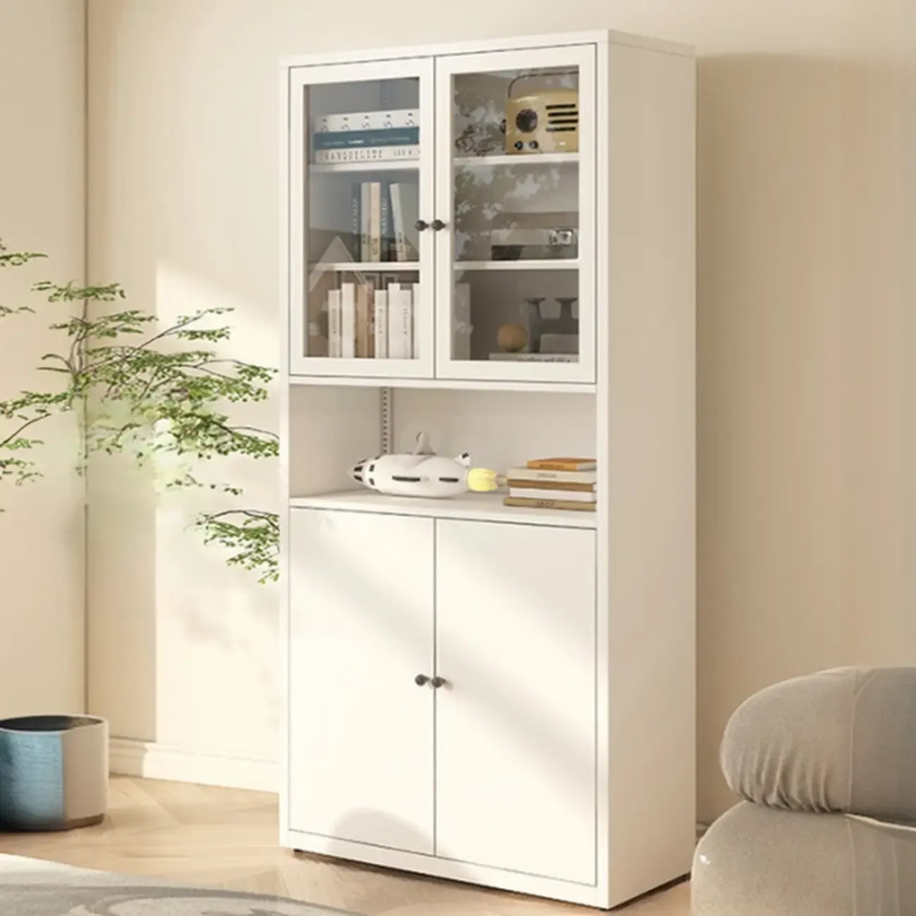 Vitrine haute à 6 niveaux avec portes vitrées
