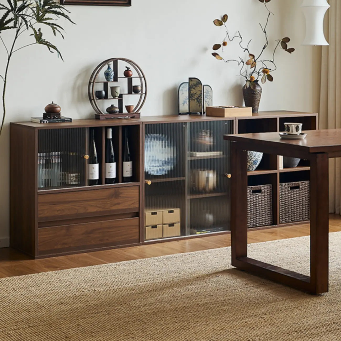 Bibliothèque cubique moderne en bois marron avec portes