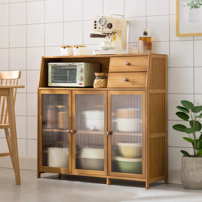 Buffet minimaliste en bambou brun avec portes vitrées