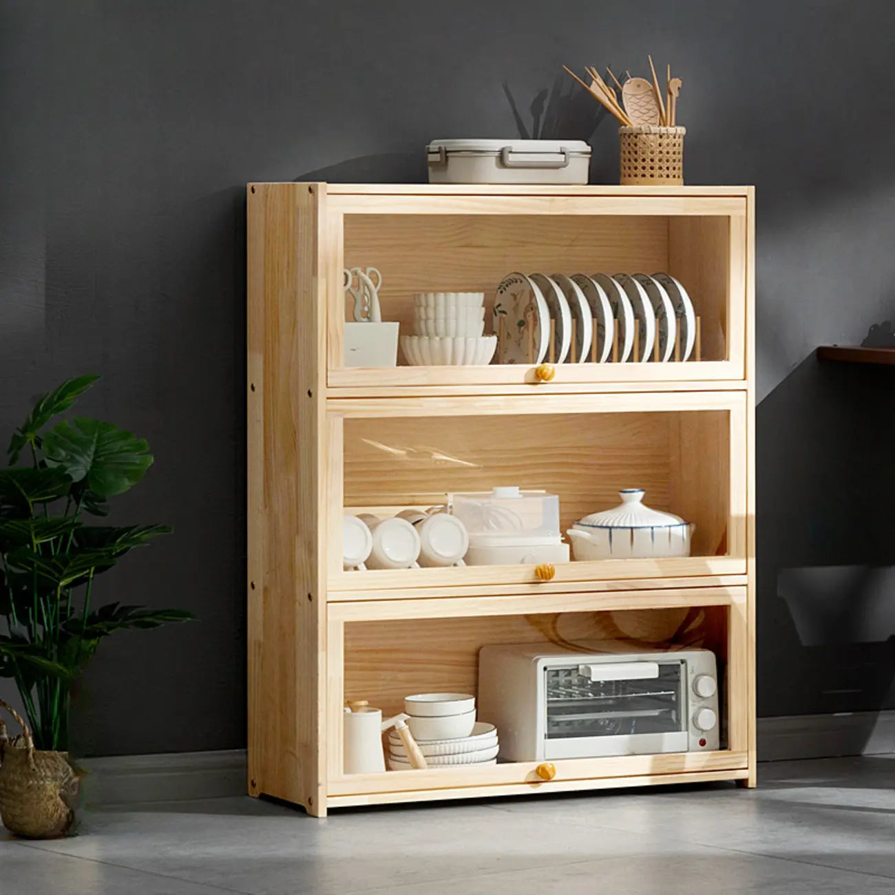 vaisselier de cuisine en bois naturel à plusieurs étagères