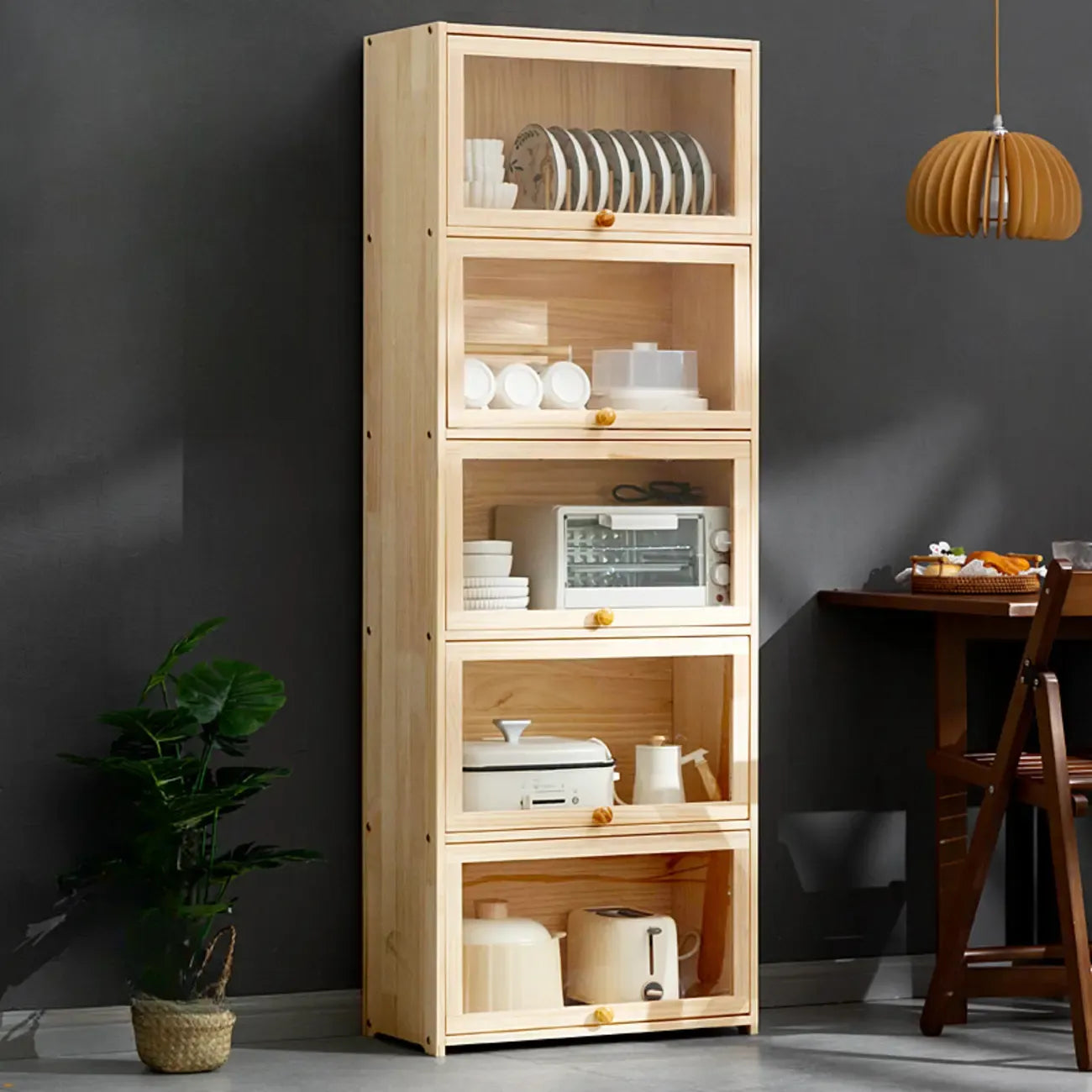 vaisselier de cuisine en bois naturel à plusieurs étagères