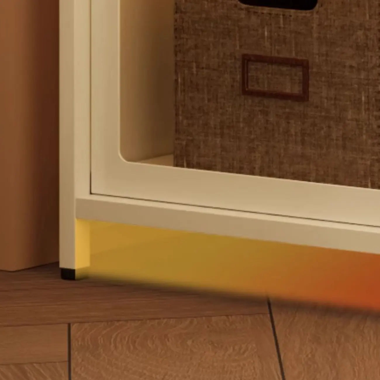 Vitrine moderne sur pied à 5 niveaux avec couvercle rabattable